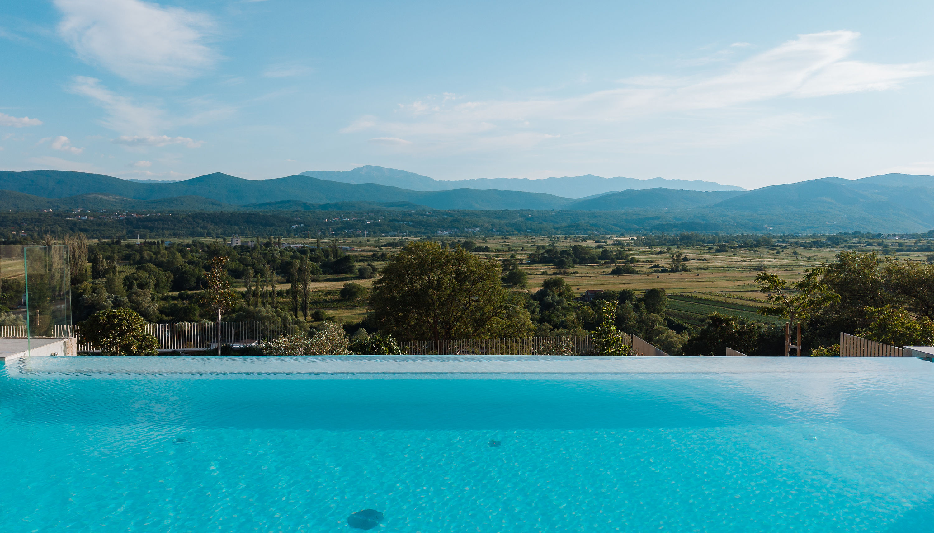 Villa Z1 — holiday home croatia infinity pool valley view